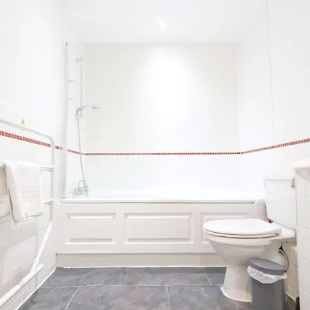 St Thomas One Bedroom Flat *