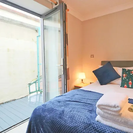 St Thomas One Bedroom Flat * Бристоль