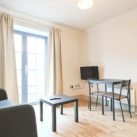 St Thomas One Bedroom Flat Апартаменты *